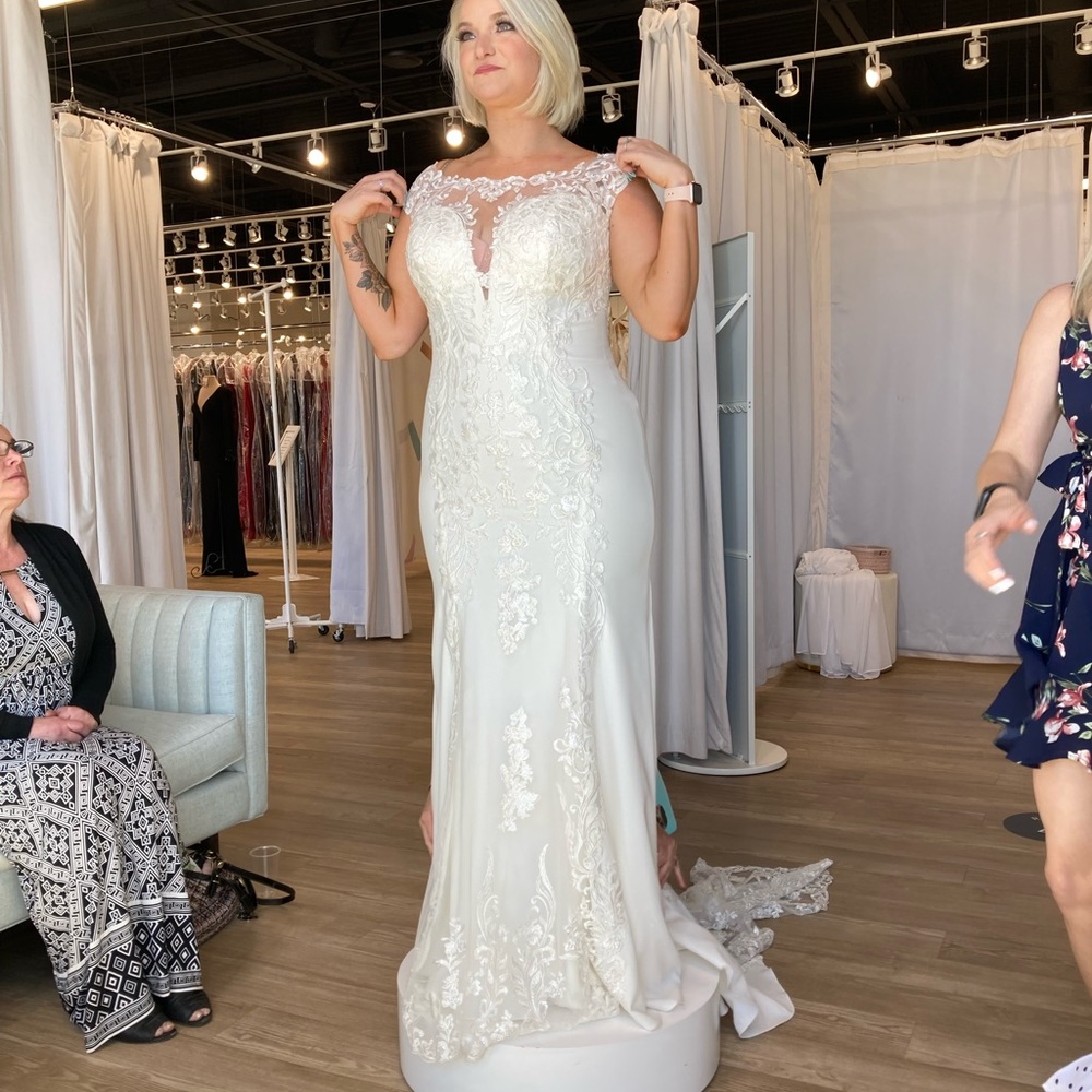 Unworn wedding dress brand new